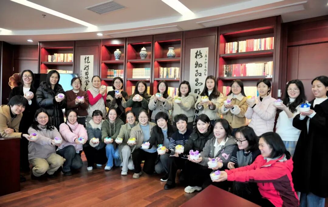 ���Ϸ�����ָ�����㡪���ϲ�������������Ժ��չ���˸�Ů�ڻ